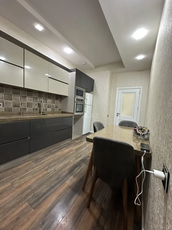 Satılır 2 otaqlı mənzil 89 m²