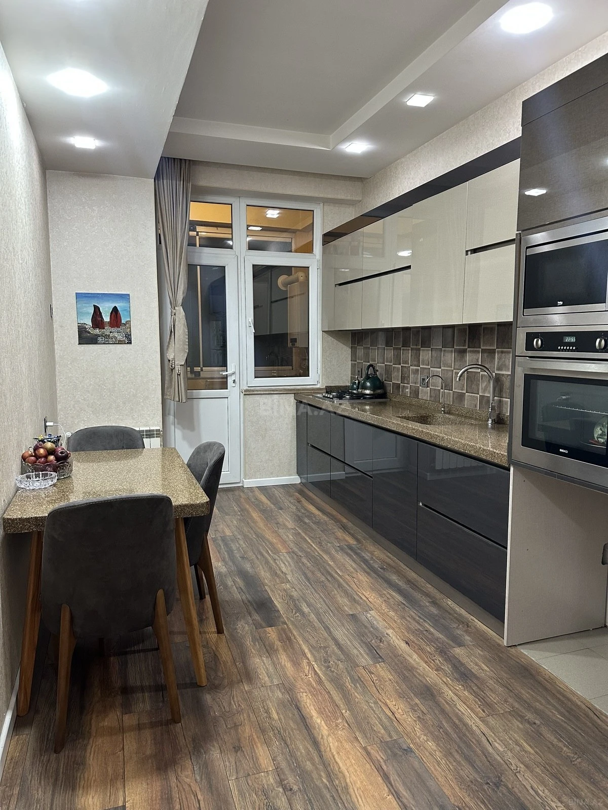 Satılır 2 otaqlı mənzil 89 m²