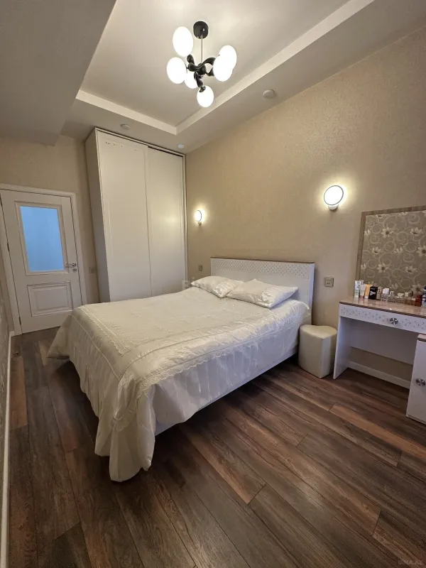 Satılır 2 otaqlı mənzil 89 m²
