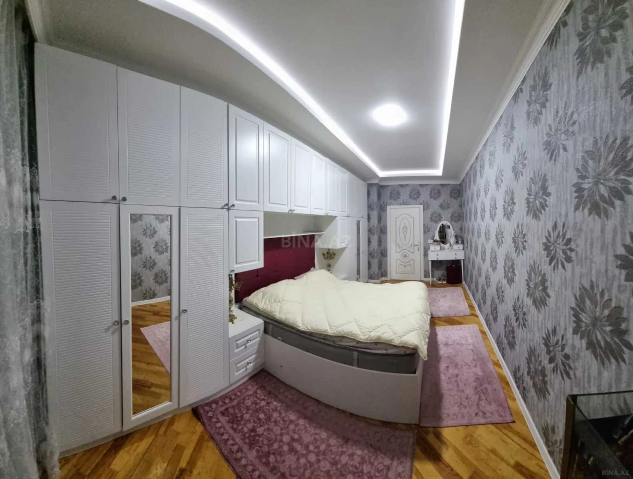 Satılır 3 otaqlı mənzil 110 m²