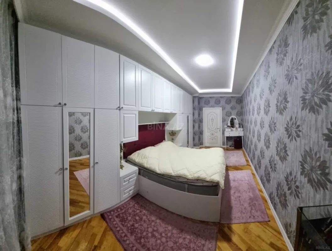 Satılır 3 otaqlı mənzil 110 m²