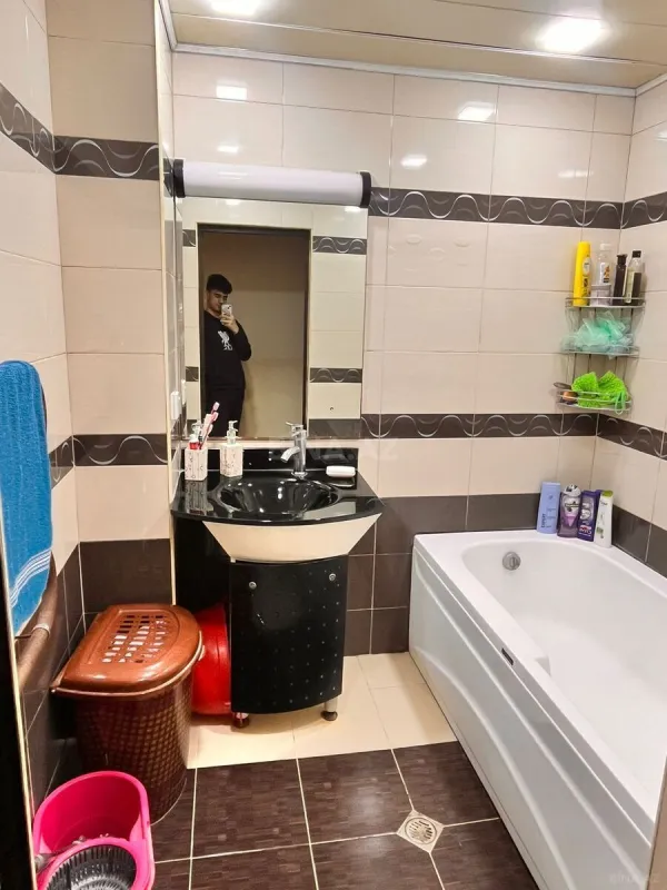 Satılır 4 otaqlı mənzil 127 m²