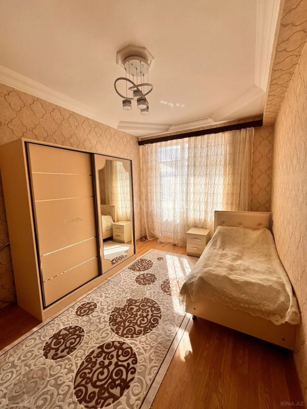 Satılır 4 otaqlı mənzil 127 m²