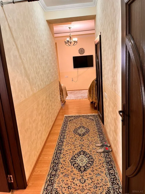 Satılır 4 otaqlı mənzil 127 m²