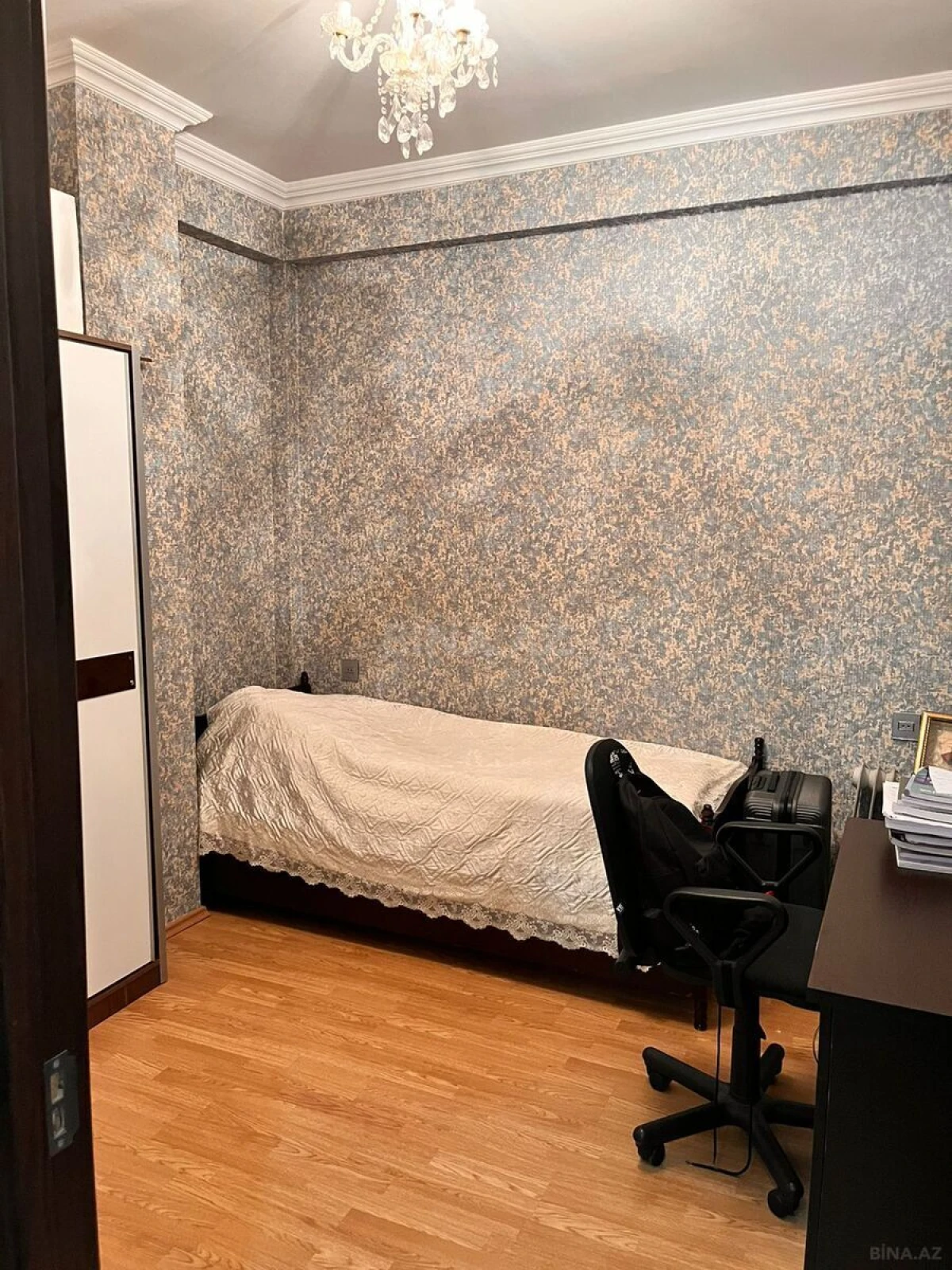 Satılır 4 otaqlı mənzil 127 m²