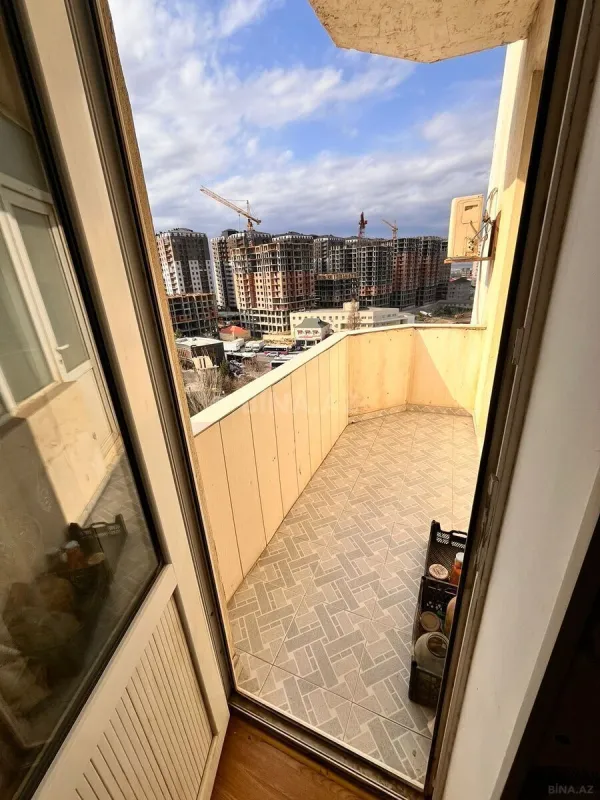 Satılır 4 otaqlı mənzil 127 m²