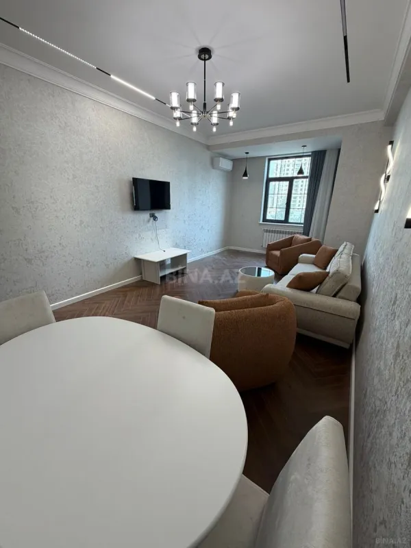 Kirayə verilir 2 otaqlı mənzil 70 m²