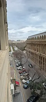 Satılır 3 otaqlı mənzil 148 m²