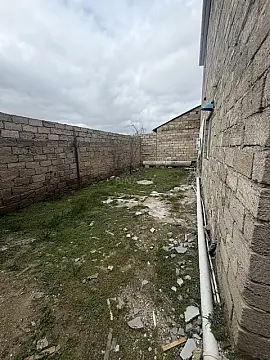 Satılır 6 otaqlı həyət evi 240 m²