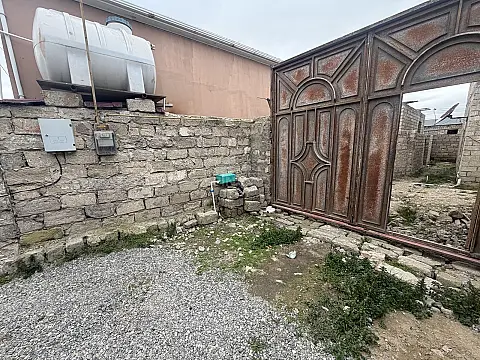 Satılır 6 otaqlı həyət evi 240 m²