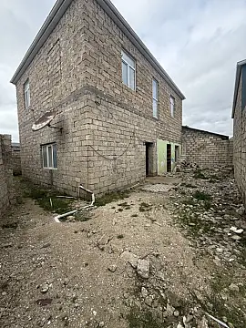 Satılır 6 otaqlı həyət evi 240 m²