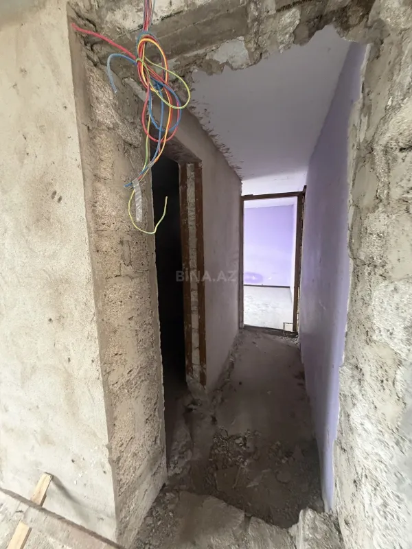 Satılır 6 otaqlı həyət evi 240 m²