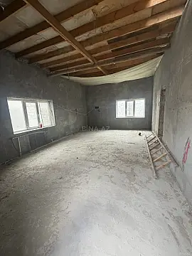 Satılır 6 otaqlı həyət evi 240 m²