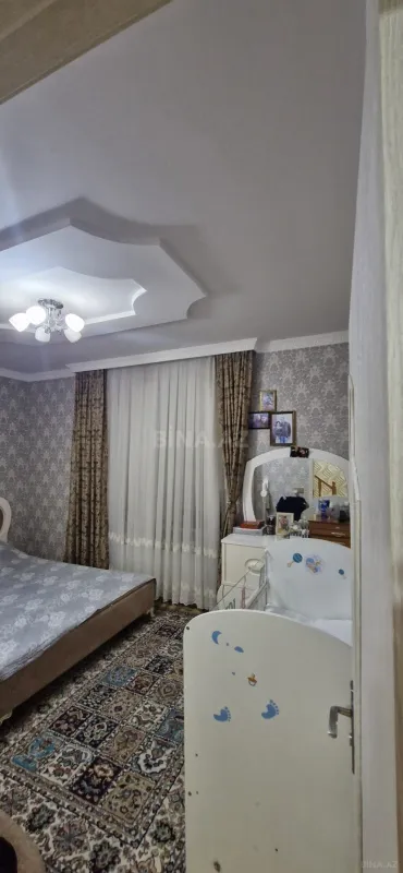 Satılır 7 otaqlı həyət evi 300 m²