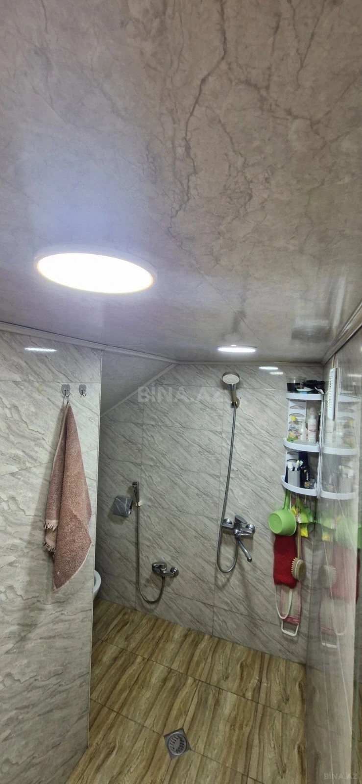 Satılır 7 otaqlı həyət evi 300 m²