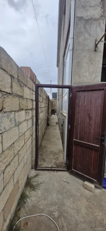 Satılır 7 otaqlı həyət evi 300 m²