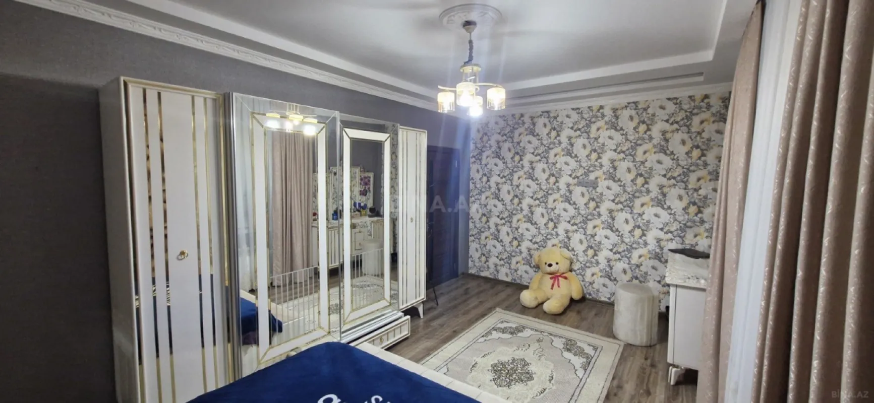 Satılır 7 otaqlı həyət evi 300 m²