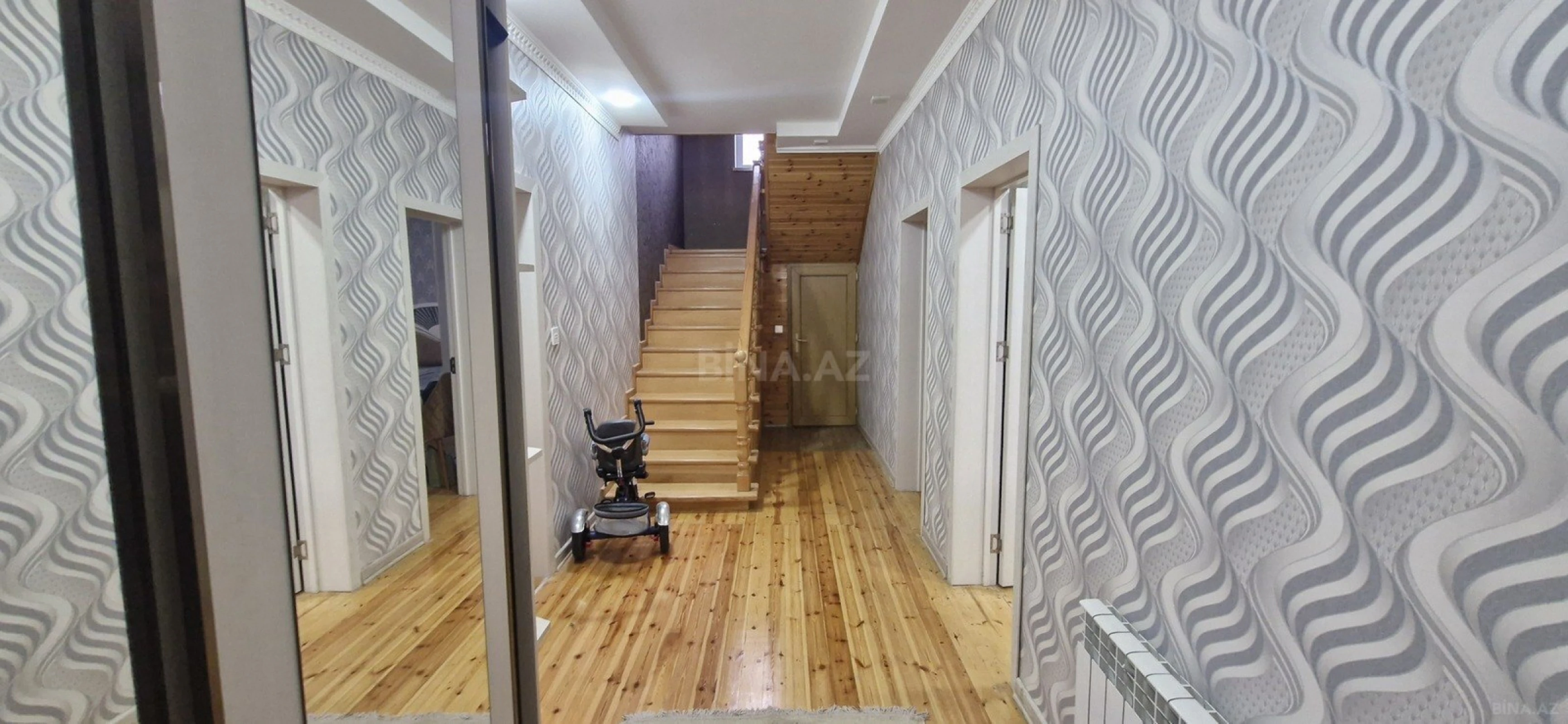 Satılır 7 otaqlı həyət evi 300 m²