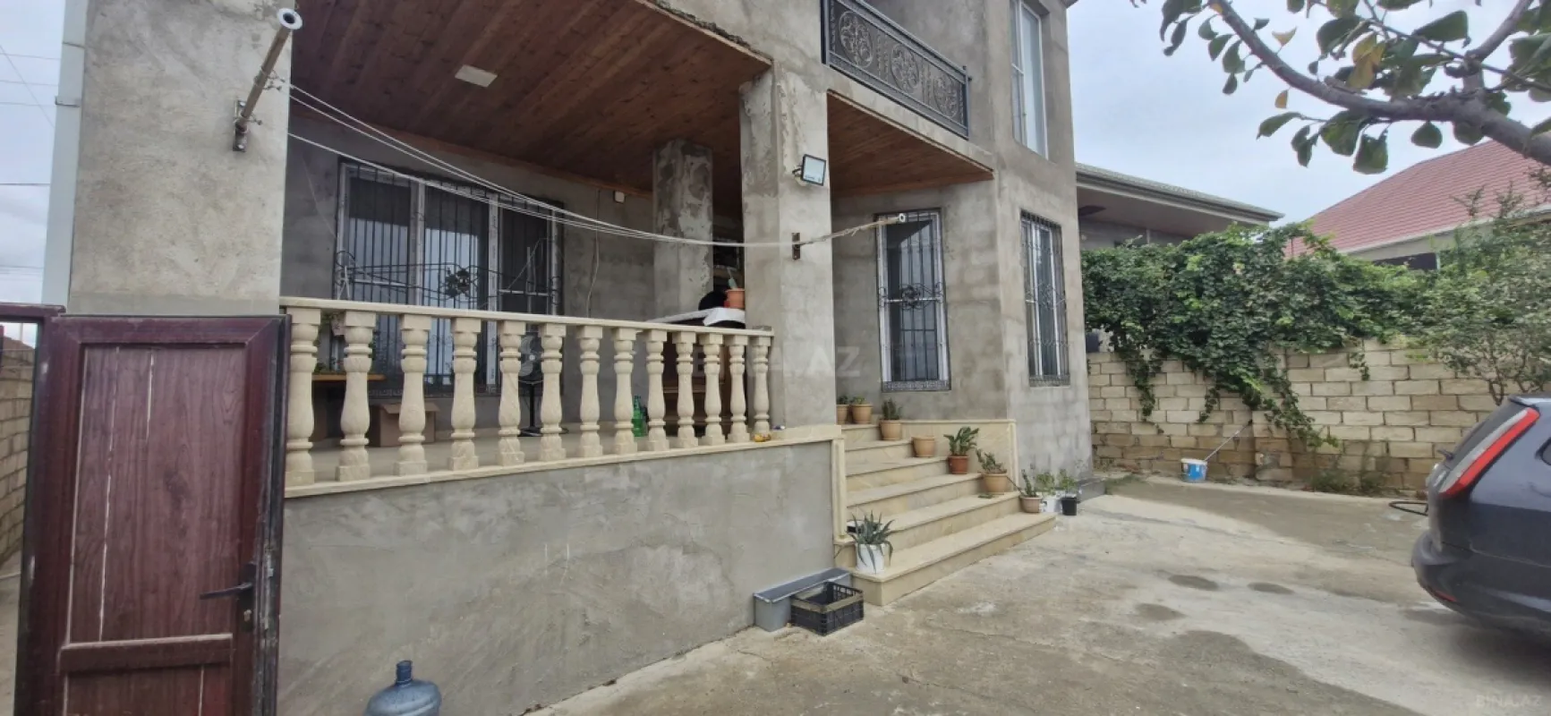 Satılır 7 otaqlı həyət evi 300 m²