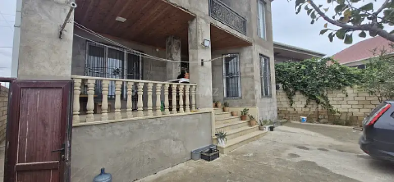 Satılır 7 otaqlı həyət evi 300 m²