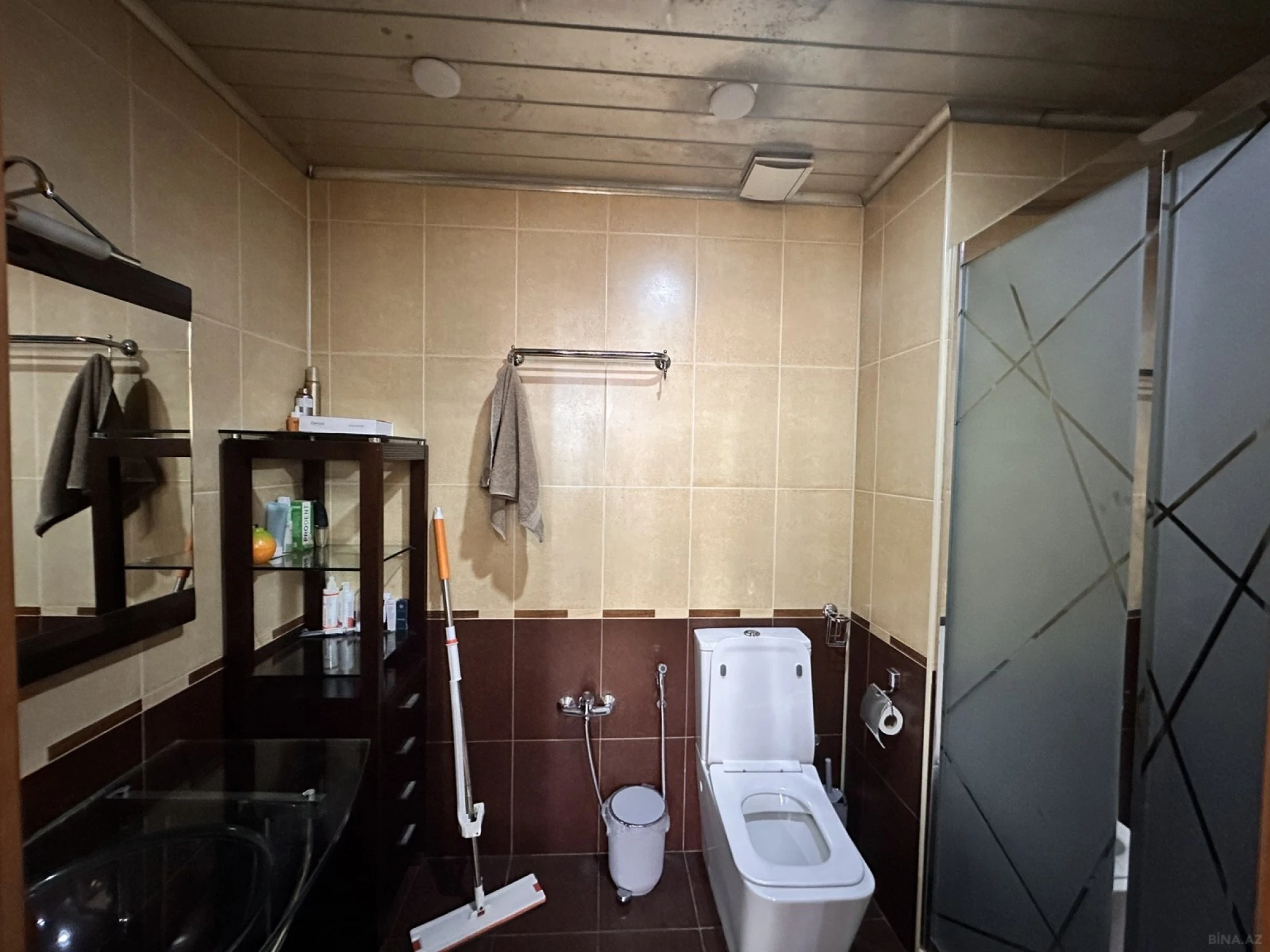 Satılır 4 otaqlı mənzil 191 m²