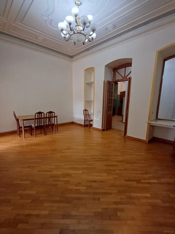 Kirayə verilir 3 otaqlı ofis 95 m²