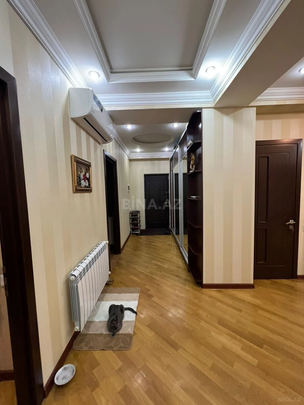 Satılır 4 otaqlı mənzil 140 m²