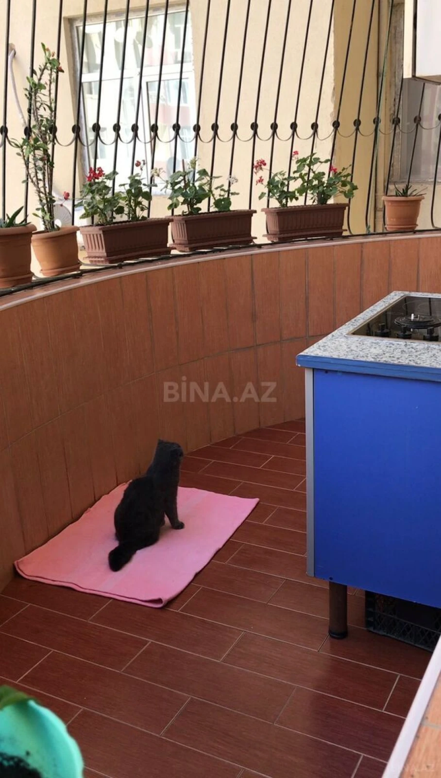 Satılır 4 otaqlı mənzil 140 m²