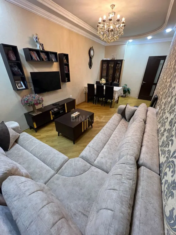 Satılır 4 otaqlı mənzil 140 m²