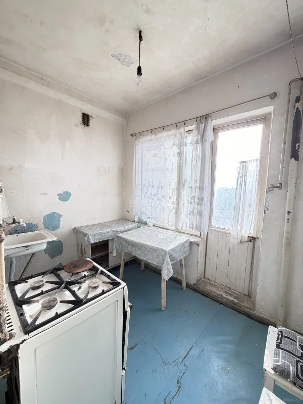 Satılır 4 otaqlı mənzil 72 m²