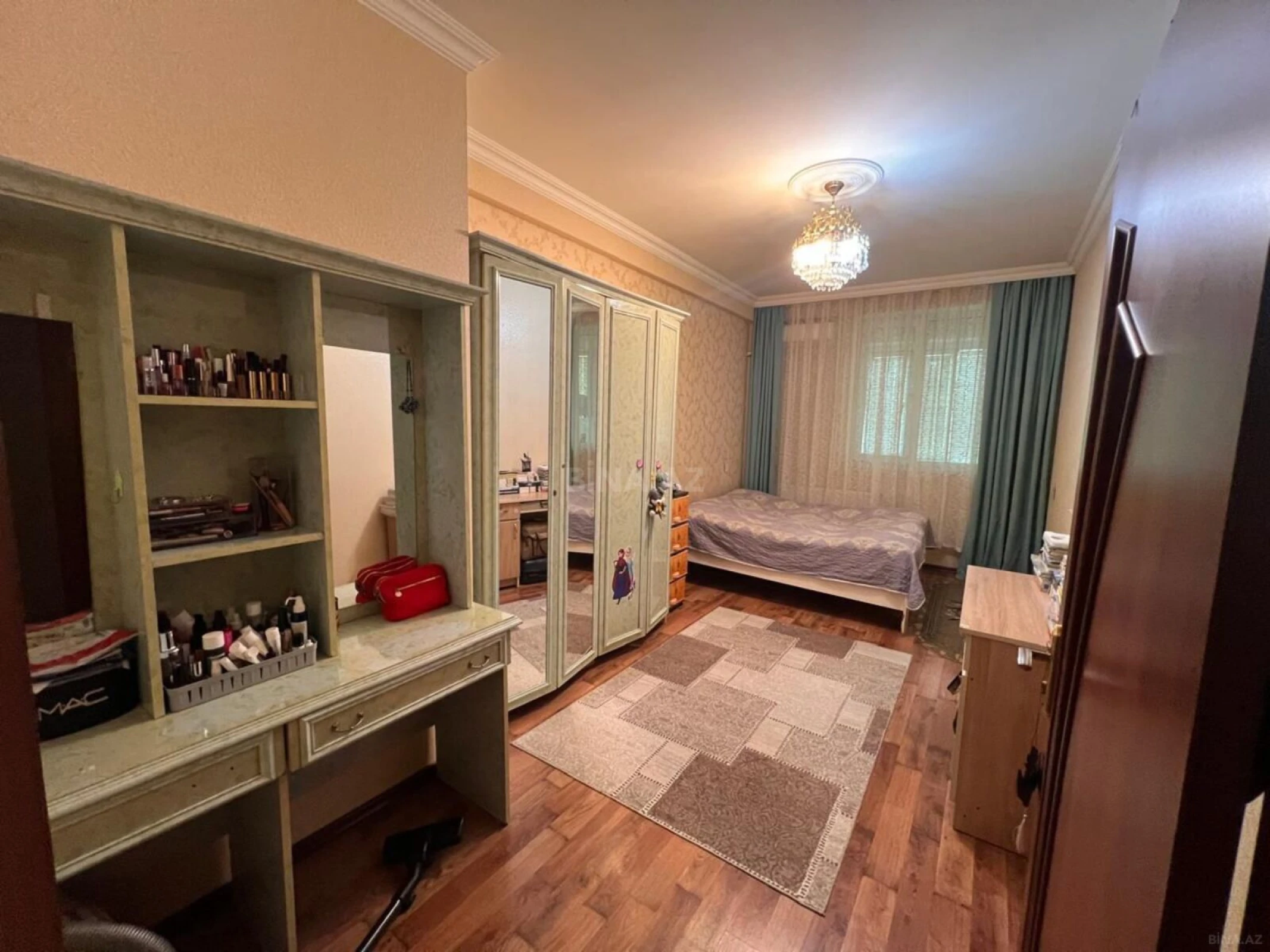 Satılır 2 otaqlı mənzil 60 m²