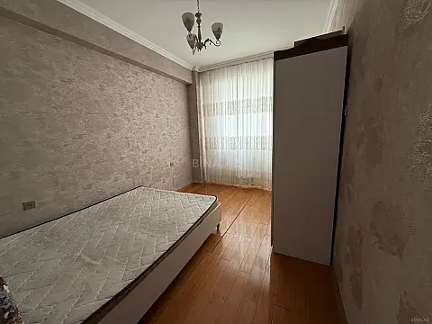 Kirayə verilir 2 otaqlı mənzil 66 m²