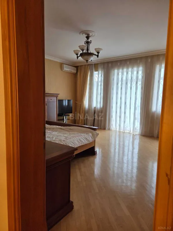 Satılır 5 otaqlı həyət evi 450 m²