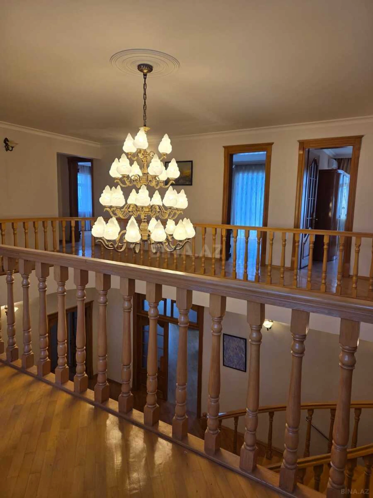 Satılır 5 otaqlı həyət evi 450 m²