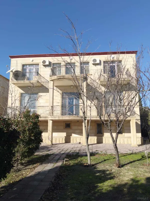 Satılır 5 otaqlı həyət evi 450 m²