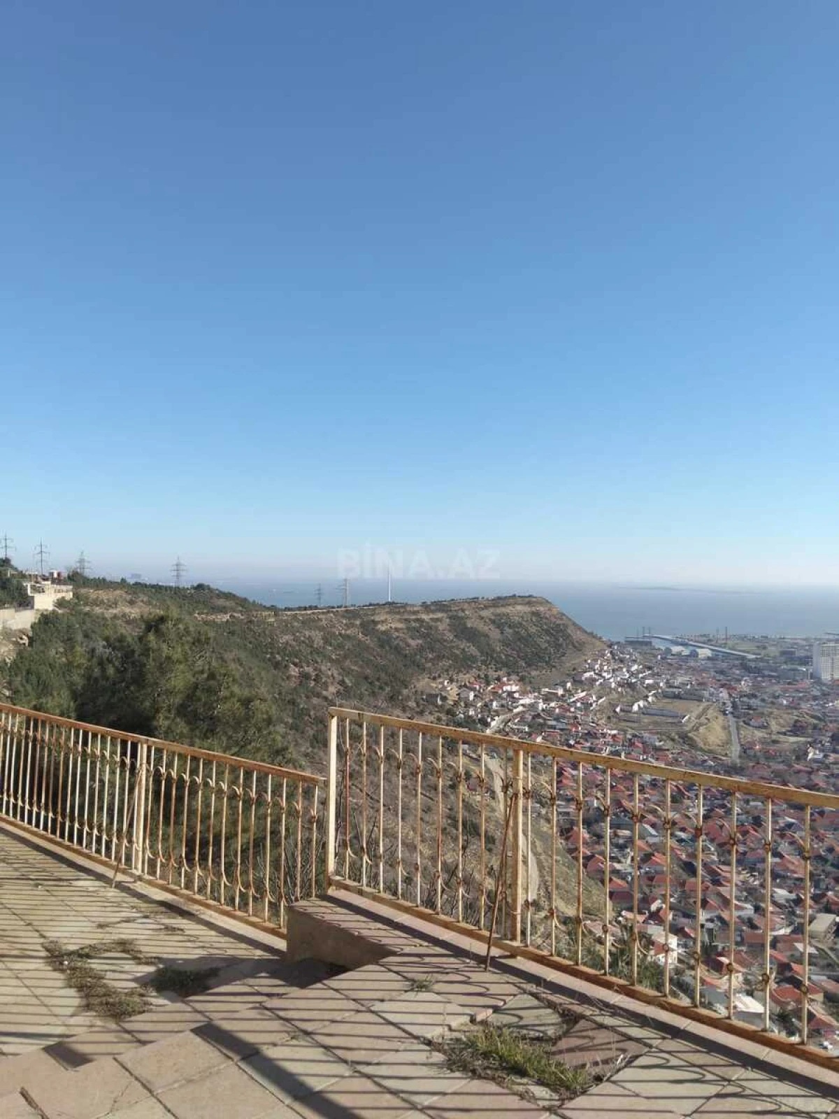 Satılır 5 otaqlı həyət evi 450 m²