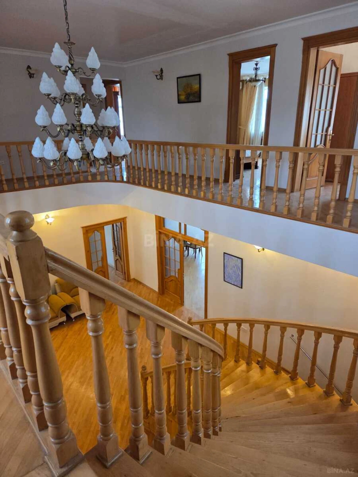 Satılır 5 otaqlı həyət evi 450 m²