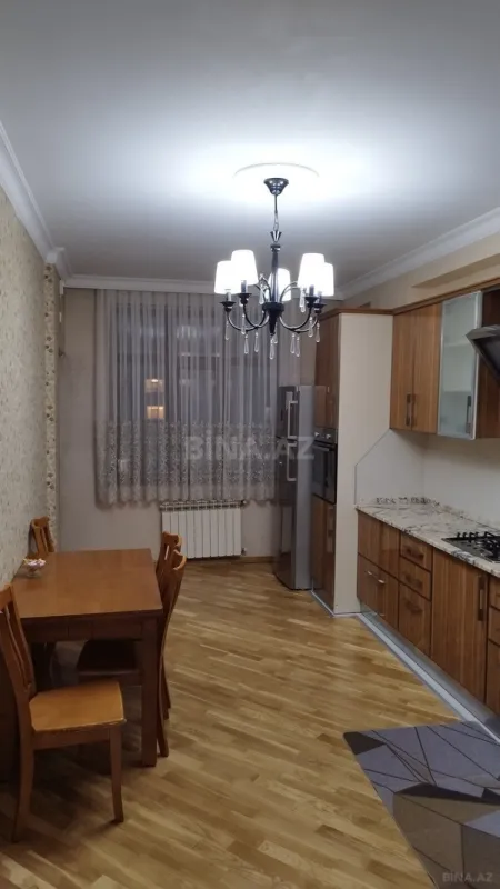 Satılır 3 otaqlı mənzil 124 m²