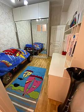 Satılır 4 otaqlı mənzil 110 m²