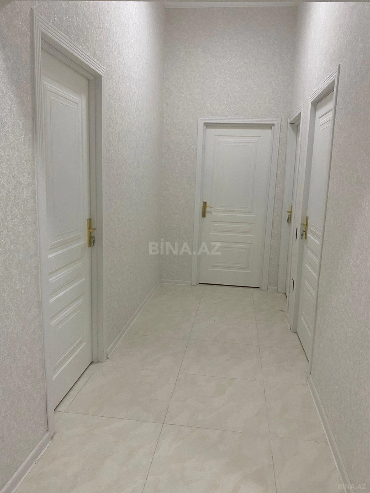 Satılır 3 otaqlı mənzil 120 m²