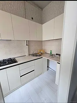 Kirayə verilir 2 otaqlı mənzil 40 m²