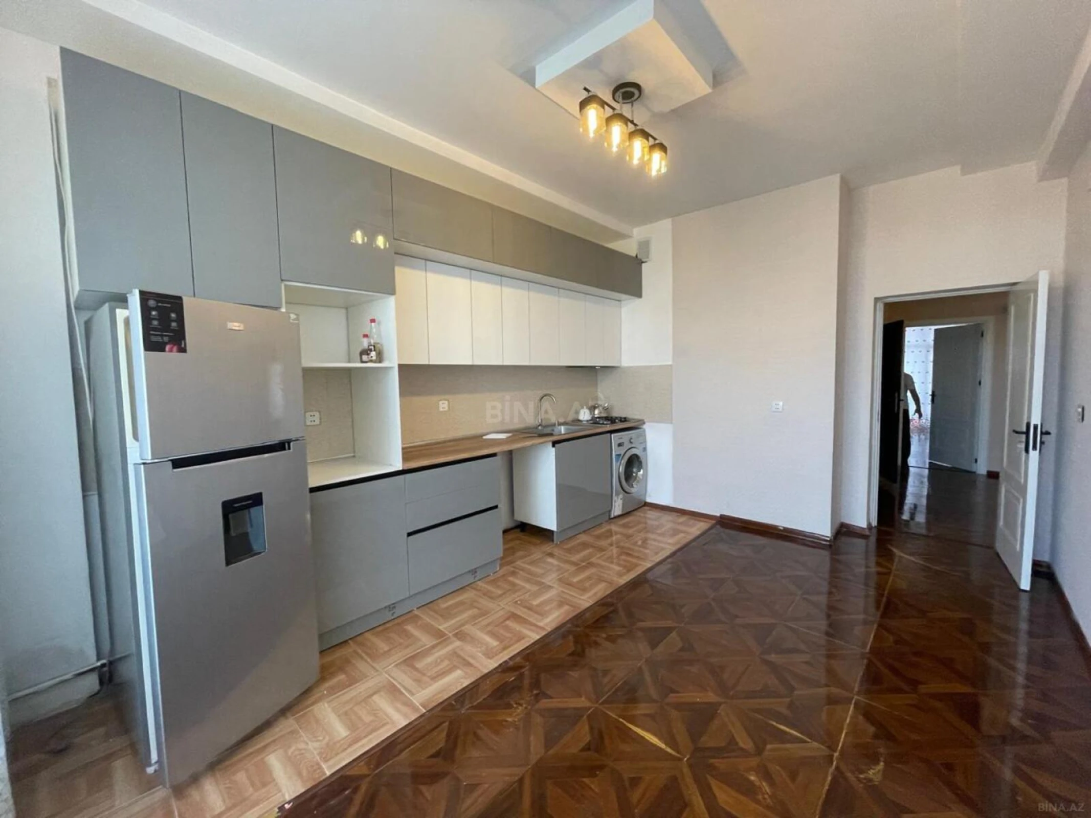 Satılır 3 otaqlı mənzil 130 m²