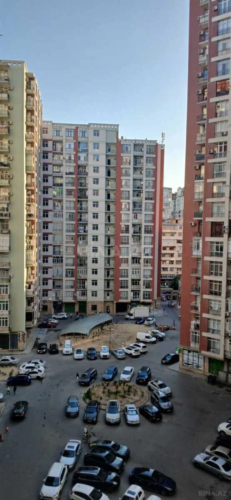 Satılır 3 otaqlı mənzil 130 m²