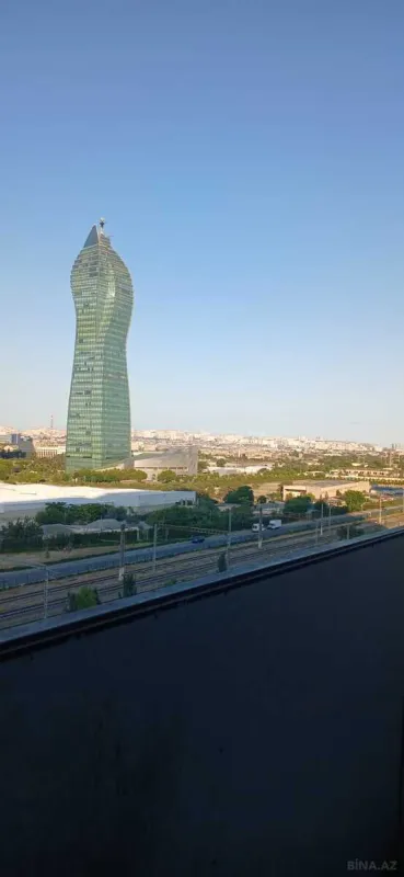 Satılır 3 otaqlı mənzil 130 m²