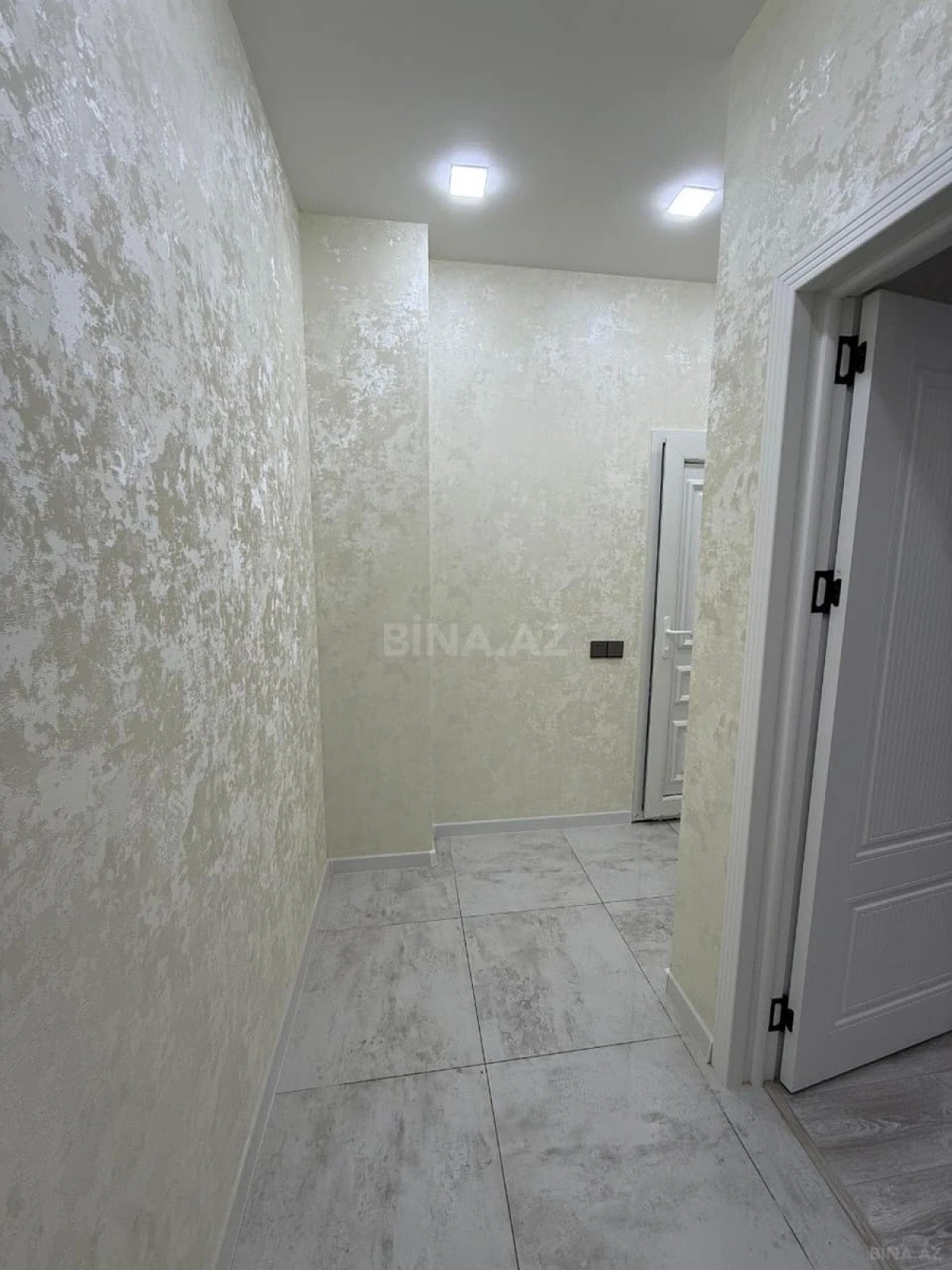Satılır 2 otaqlı mənzil 65 m²