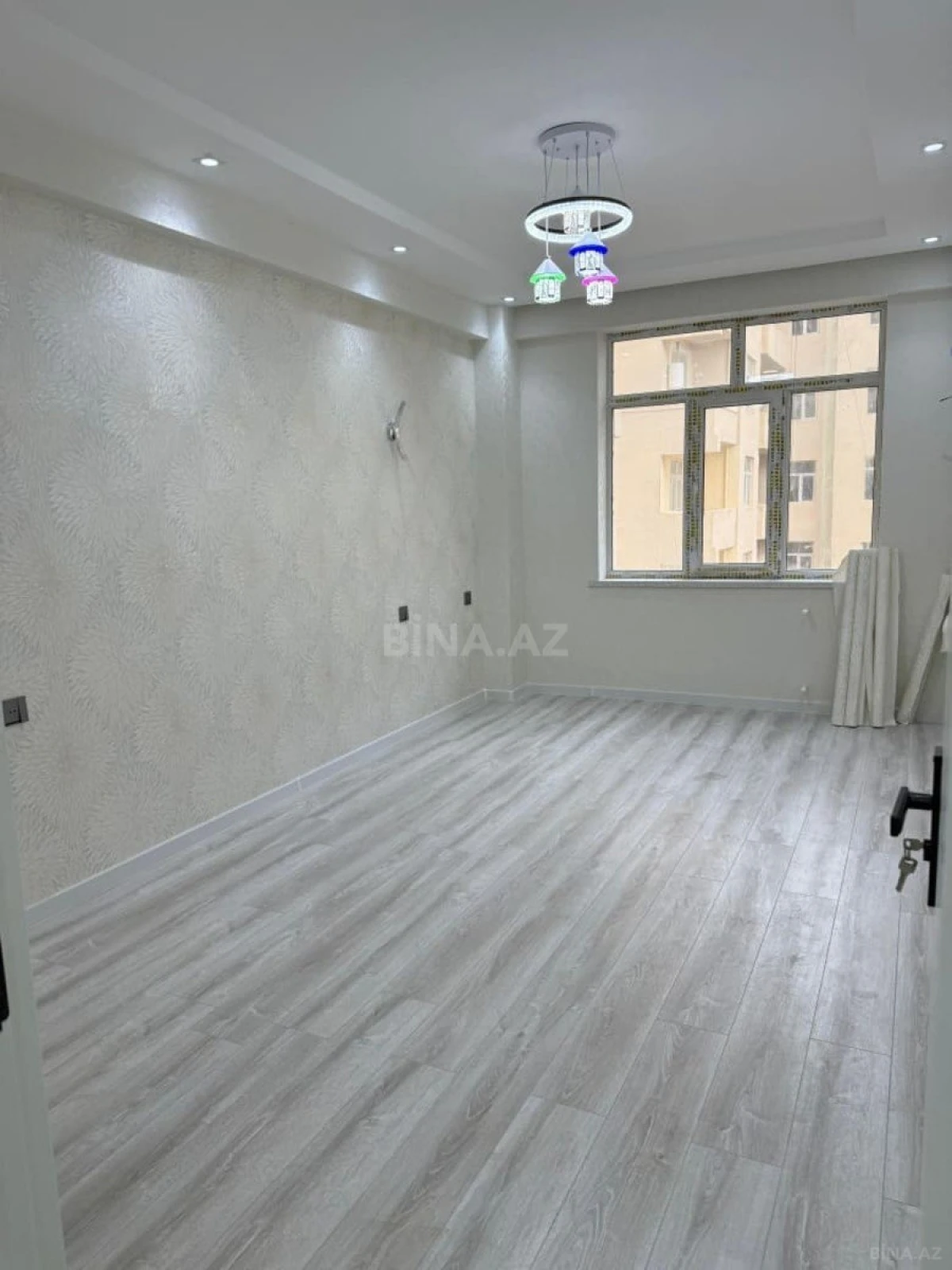Satılır 2 otaqlı mənzil 65 m²