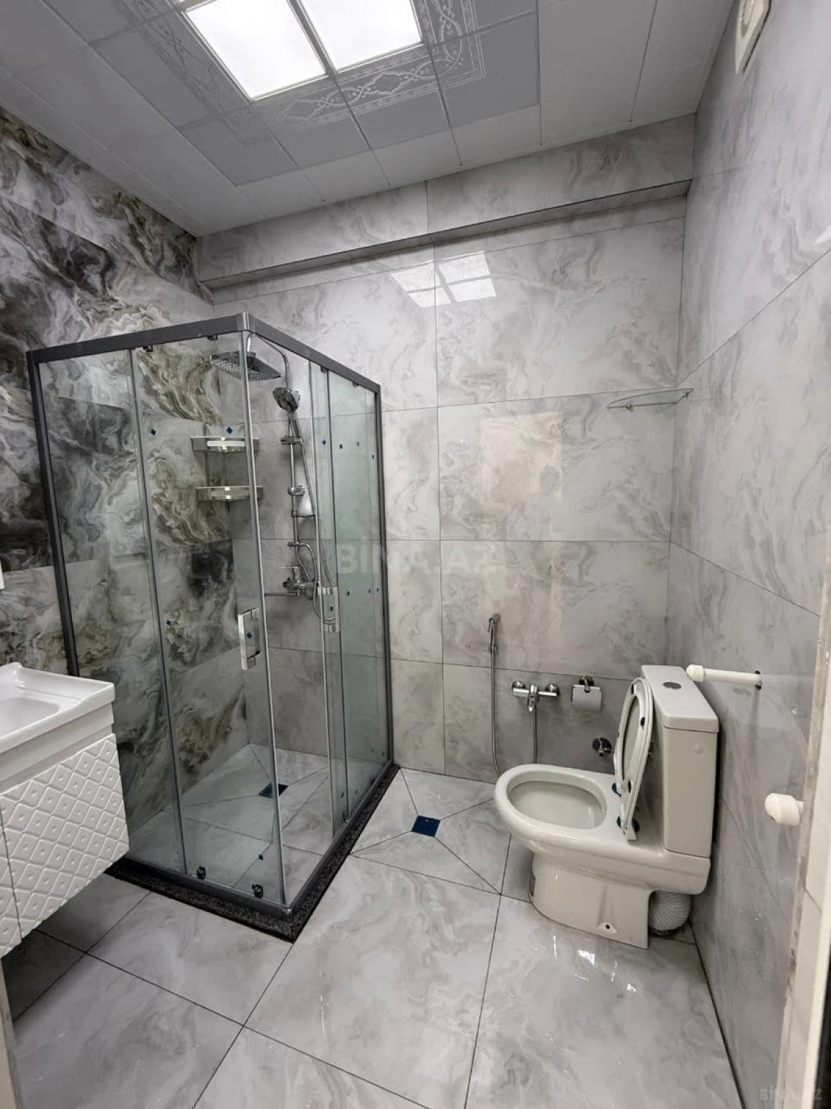 Satılır 2 otaqlı mənzil 65 m²