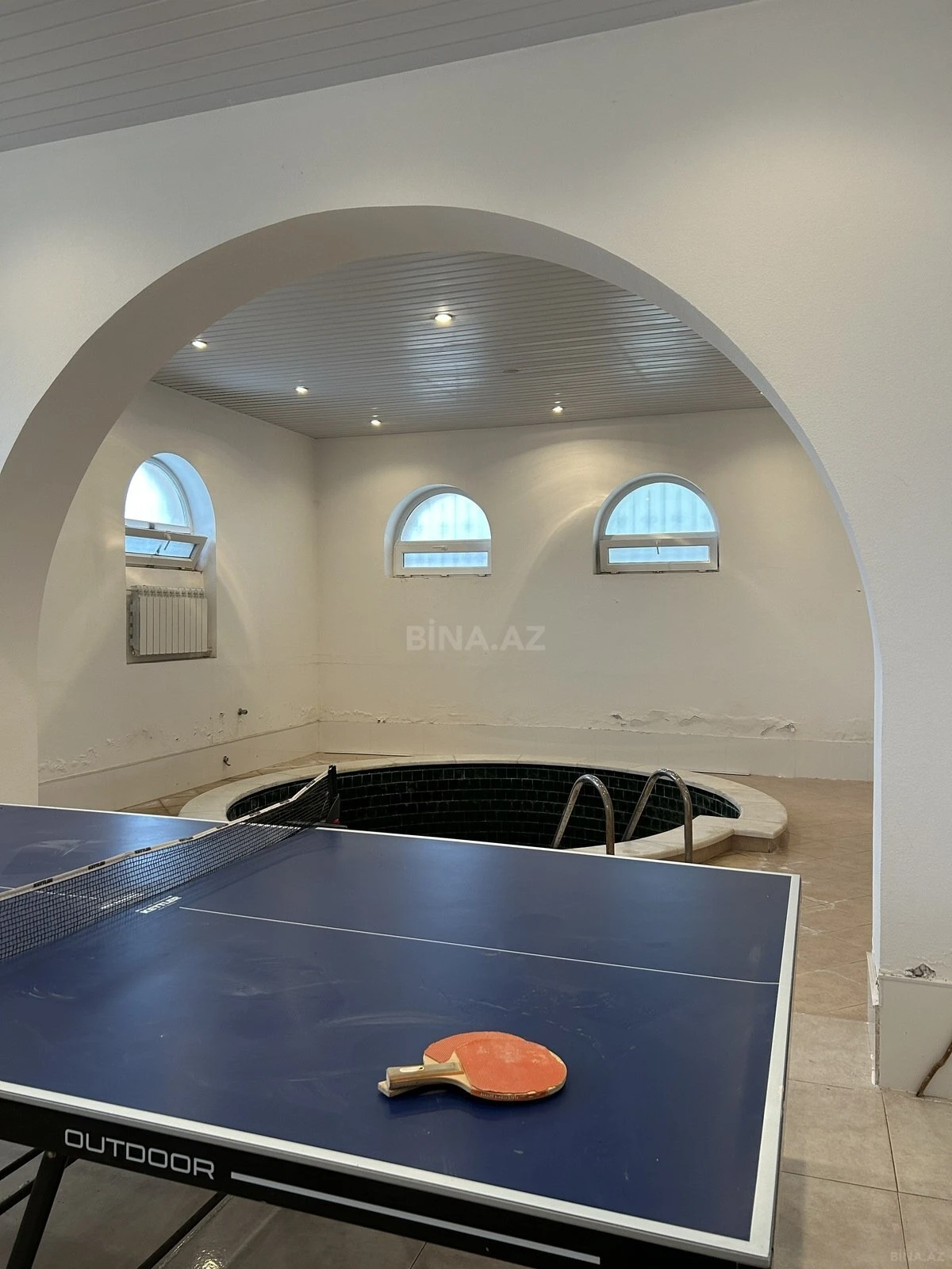 Satılır 8 otaqlı həyət evi 619 m²