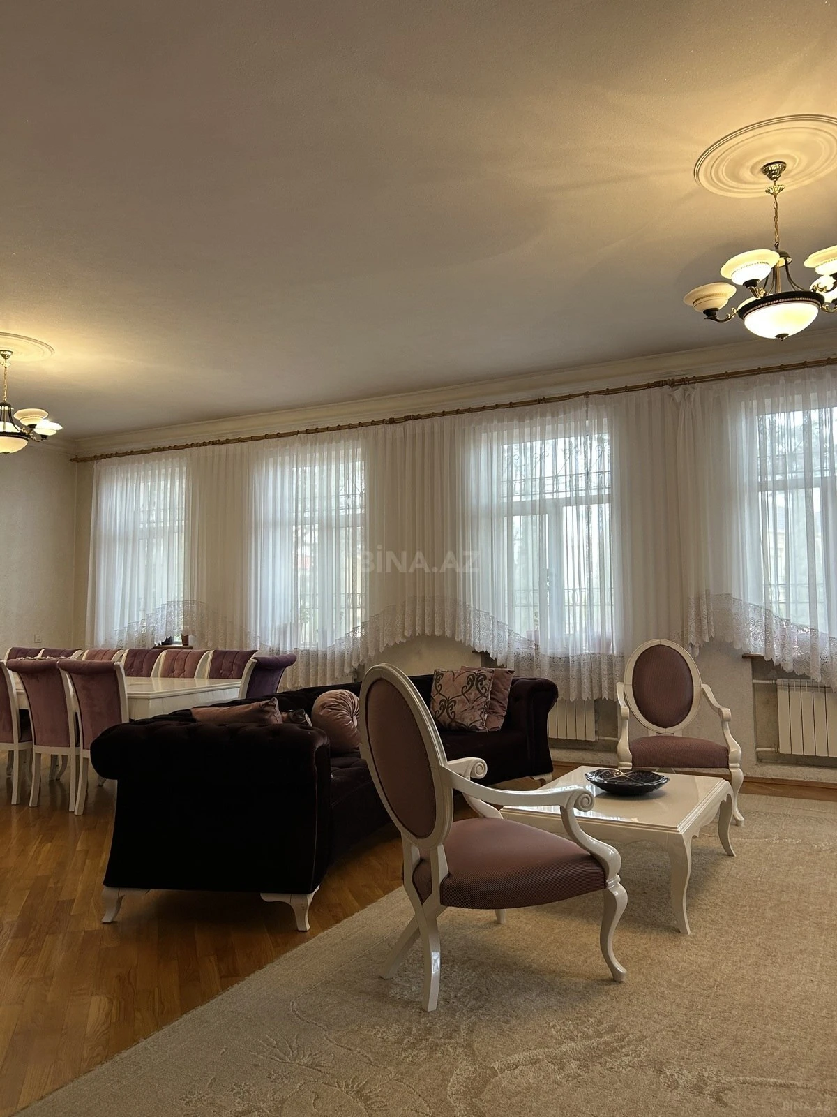 Satılır 8 otaqlı həyət evi 619 m²