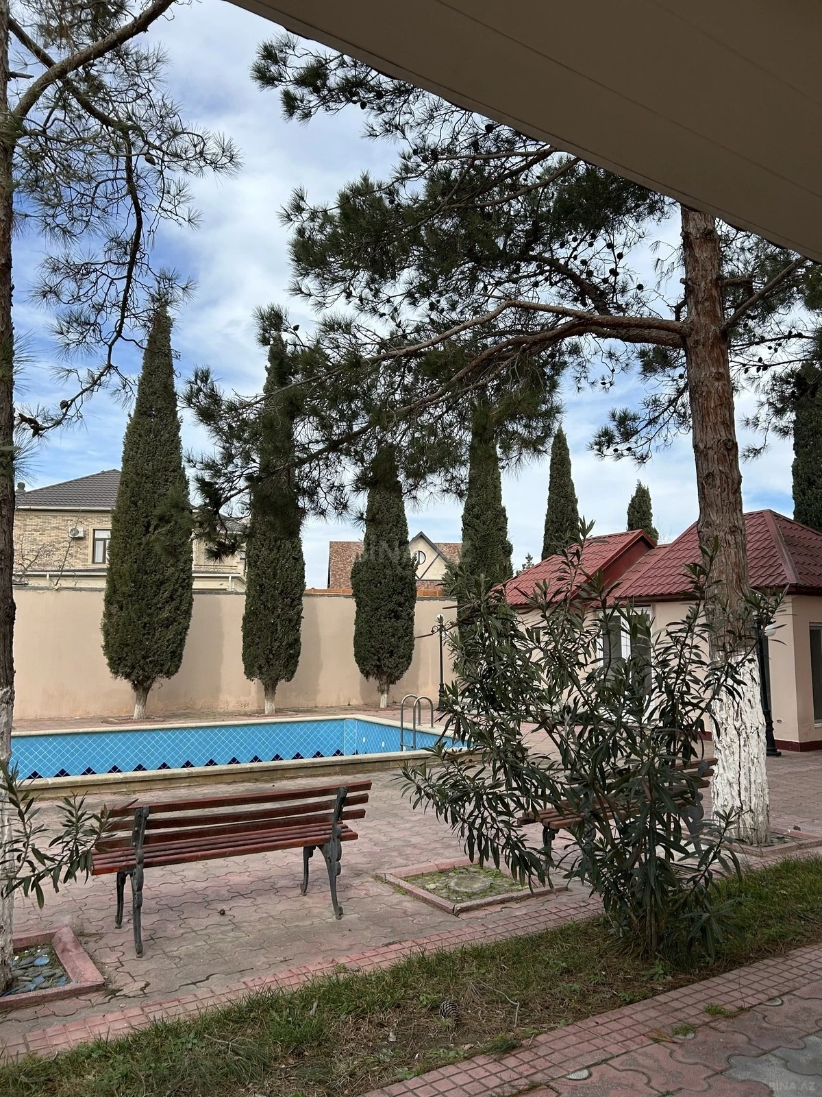 Satılır 8 otaqlı həyət evi 619 m²